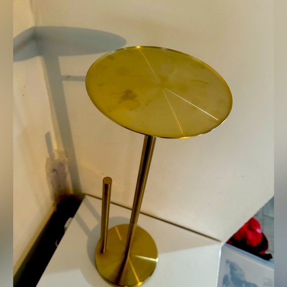 Gold Bathroom Restroom Organizer - Picture 2 of 4